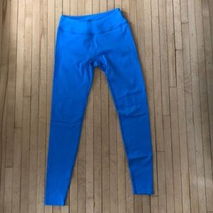 Blue Beyond Yoga leggings size large